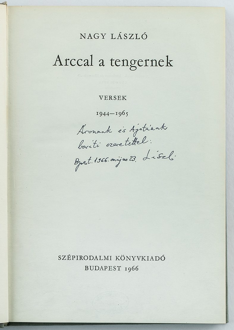 Arccal a tengernek. Versek