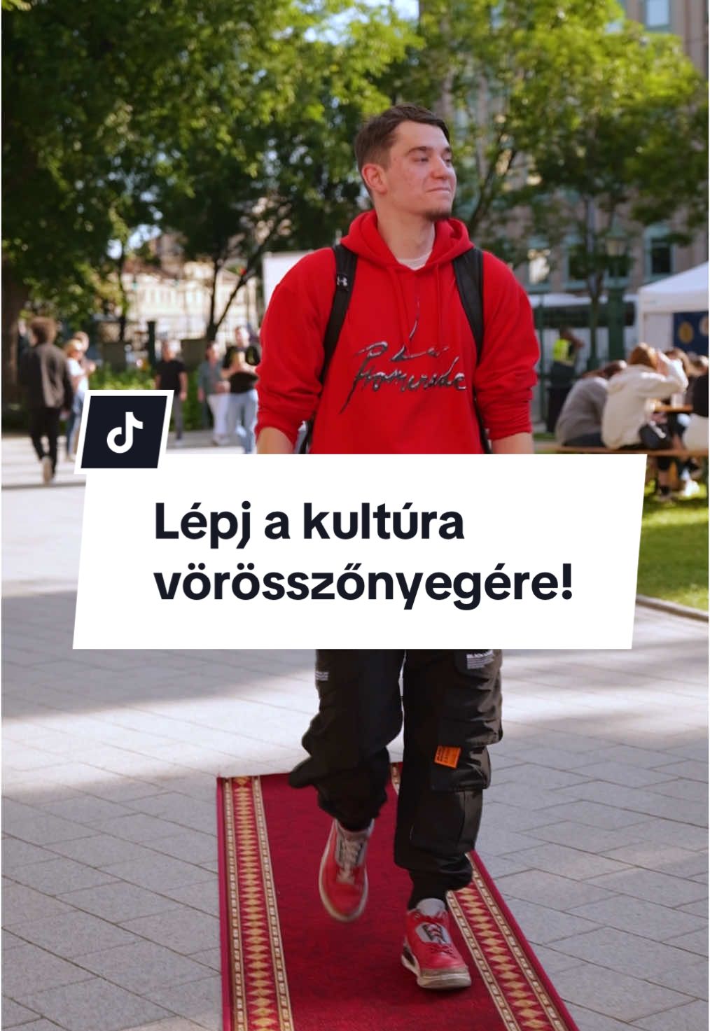 Vörösszőnyeggel vártuk a 28. Múzeumok Majálisára érkezőket!🤩 #redcarpet #KözgyűjteményiKözpont #mnmkk #múzeum #családiprogram @Magyar Nemzeti Múzeum 