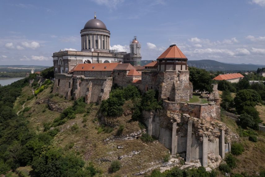 Esztergomi vár.jpg
