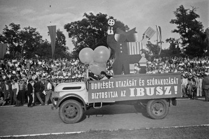 fortepan_33534 IBUSZ.jpg