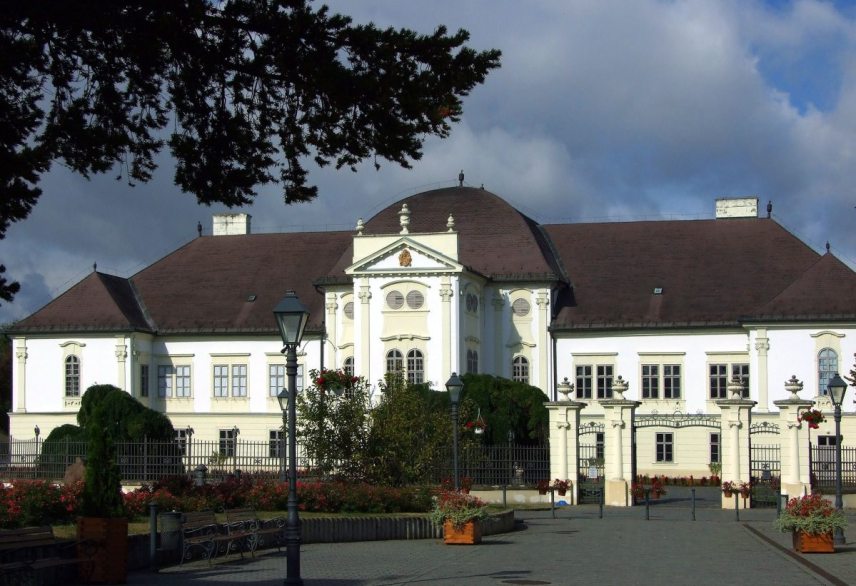 Forgách-Lipthay Kastélymúzeum.jpg